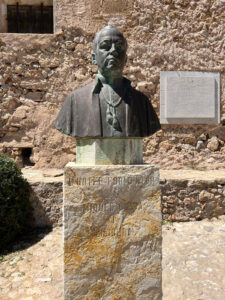 Hotel Formentor, statue of M. Costa i Llobera